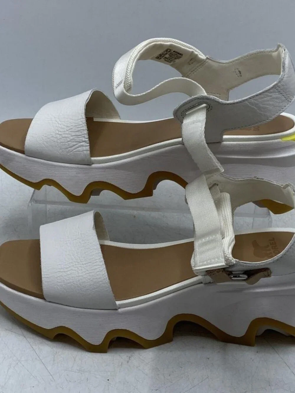 Sorel stylish white